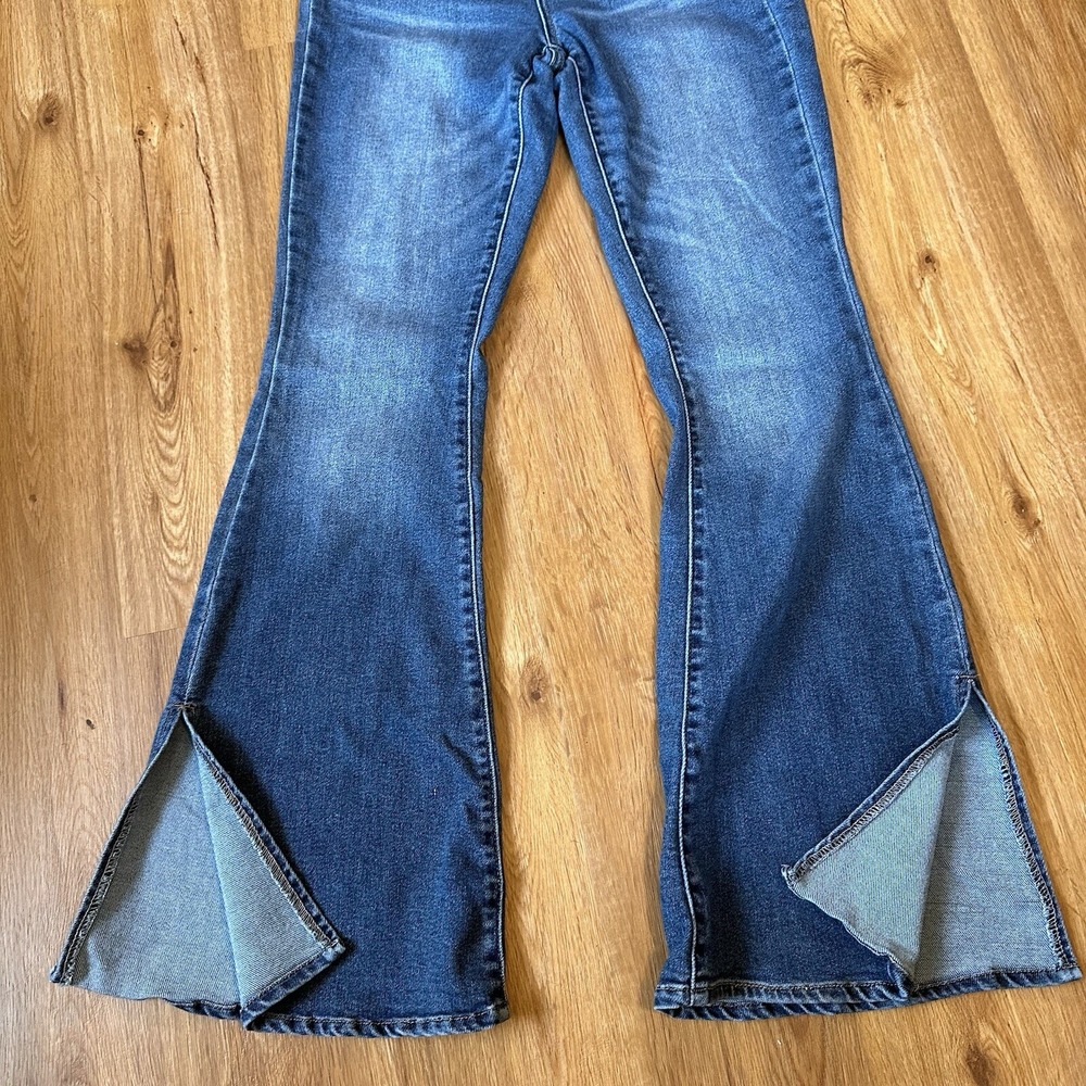 SO Button Fly Flare Leg Jeans Women's Size 9 Med Wash Blue Denim 29x31 Kendrick‎ - Picture 5 of 16